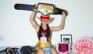¡Y dicen que no cuenta! Alana Flores recibe un cinturón por parte del Consejo Mundial de Boxeo