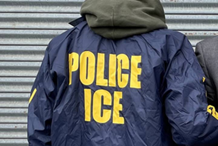Jueza bloquea la deportación acelerada de inmigrantes con visa humanitaria CHNV