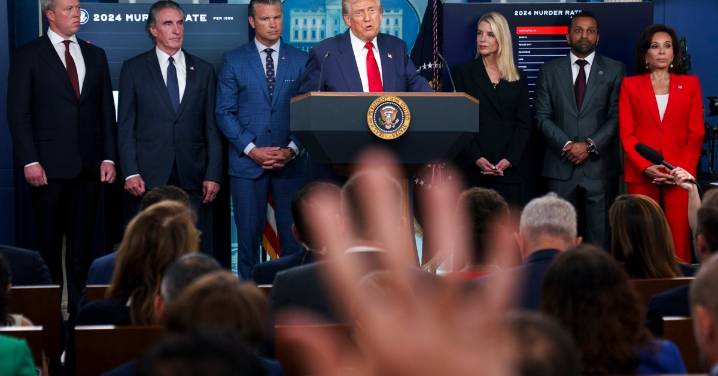 Prorroga Trump otros 90 días los aranceles para China, según la CNBC