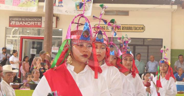 Alcalde conmemoró el Día Internacional de los Pueblos Indígenas