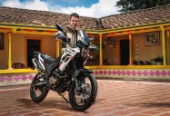¿Rigo cambió la bicicleta por la moto?