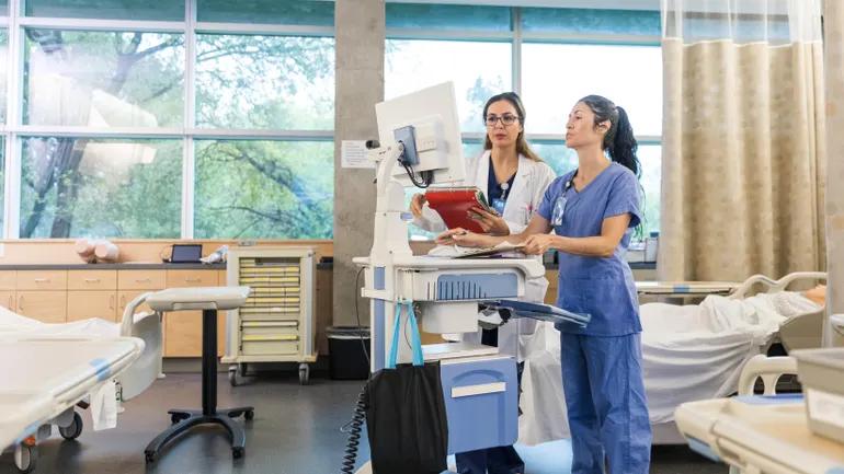 Pay gap between hospital CEOs and workers on the rise: study