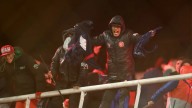 Se conocen más crudos videos de la gresca de hinchas de Independiente y U. de Chile, en Buenos Aires