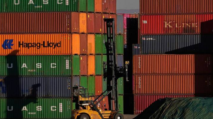 US tariffs put 30,000 South African jobs at risk, officials say