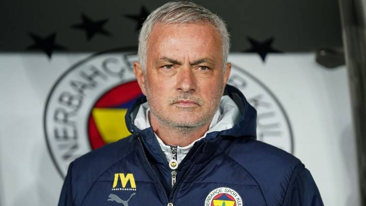 José Mourinho exits Fenerbahce six games into season