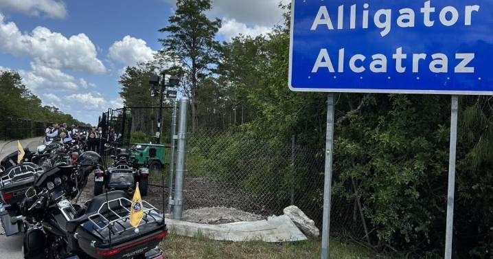 Se celebra una misa en ‘Alligator Alcatraz’ para migrantes católicos detenidos