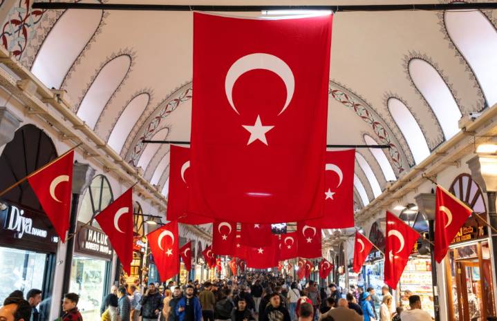 Jewels and antiques worth $30M seized in raid at Istanbul's historic Grand Bazaar