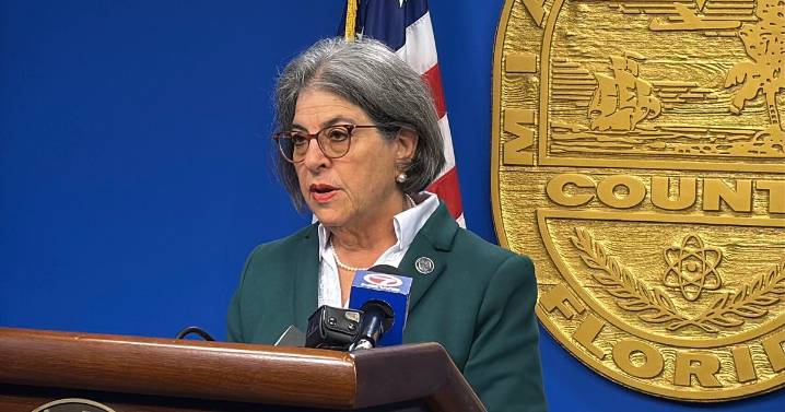 Daniella Levine Cava halla $66 millones para el presupuesto tras críticas por recortes en cultura y servicios comunitarios