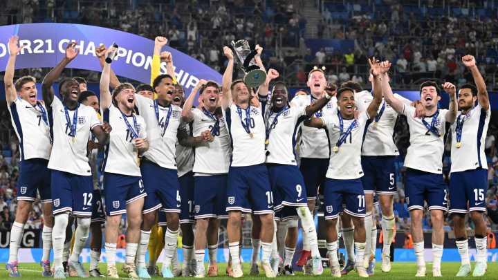 Nottingham Forest strike deal for England Under-21 hero as key contract clauses revealed