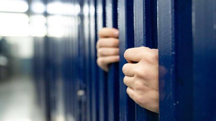 Detenidos dos ladrones disfrazados de mujer por robar en una joyería de Sarrià