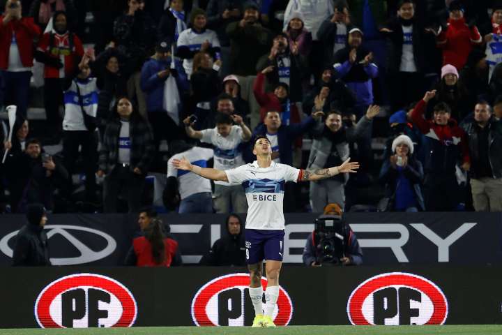 Zampedri marcó el primer gol en el nuevo estadio de la Universidad Católica