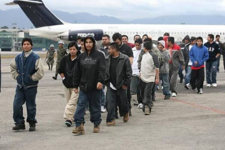 Jueza bloquea el plan de deportación acelerada de Trump por incumplir el debido proceso
