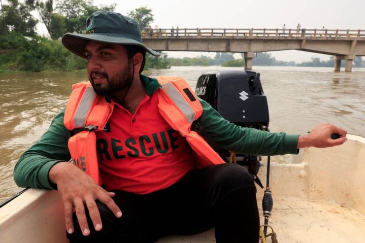 War then water: Pakistan's border villagers face back