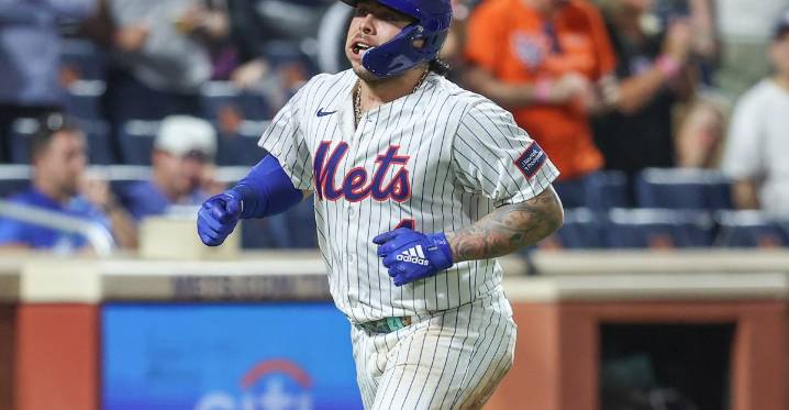 Francisco Alvarez suffers broken pinky in rehab game