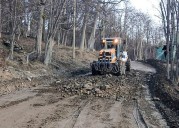 Tareas de bacheo y mantenimiento de calles de ripio