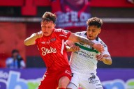 Ñublense resiste con uno menos ante Palestino y estira su positiva racha en el Campeonato Nacional