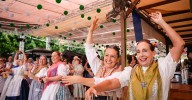 La Feria del Mediodía ofrece una exhibición en vivo y bailes con la Indumentaria tradicional almeriense