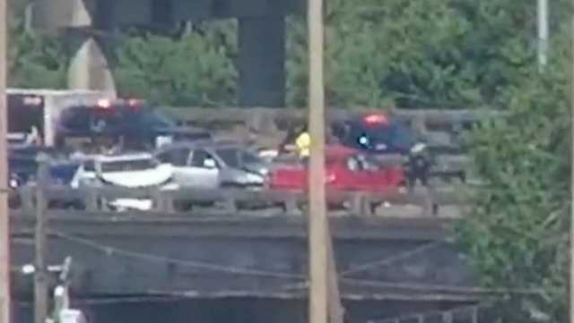 Multiple cars involved in crash on I-610 West at Franklin Ave.