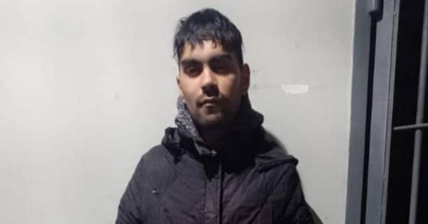 Lo vieron en el techo, pero no de su casa: había hecho un boquete para robar
