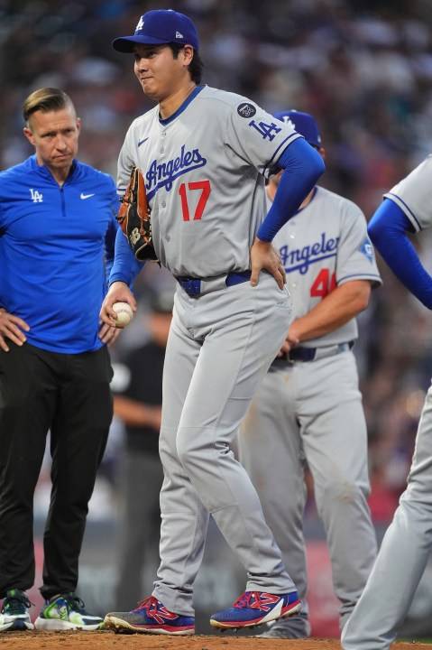 Dodgers' Ohtani roughed up by Rockies, leaves game after getting hit on right thigh by line drive