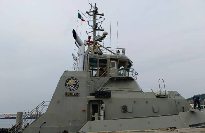 Recibe buque Ikoots visita de autoridades del Istmo