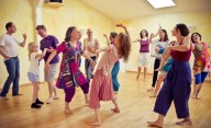 A danzar la vida: clase abierta de Biodanza