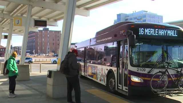 Des Moines City Council approves franchise fee for DART buses