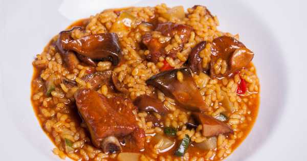 Guiso de arroz con costillas: la receta española fácil y rápida que encantará a toda la familia