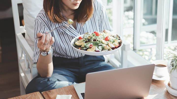 Nutrición y trabajo: las claves para elegir qué comer y mantener la energía en la jornada laboral
