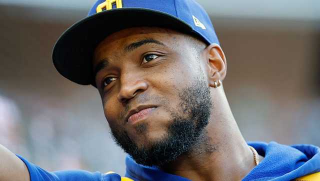 Mariners' Victor Robles suspended 10 games for throwing bat at pitcher