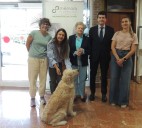 Torrelavega estrena terapias con perros para mejorar el bienestar de sus mayores