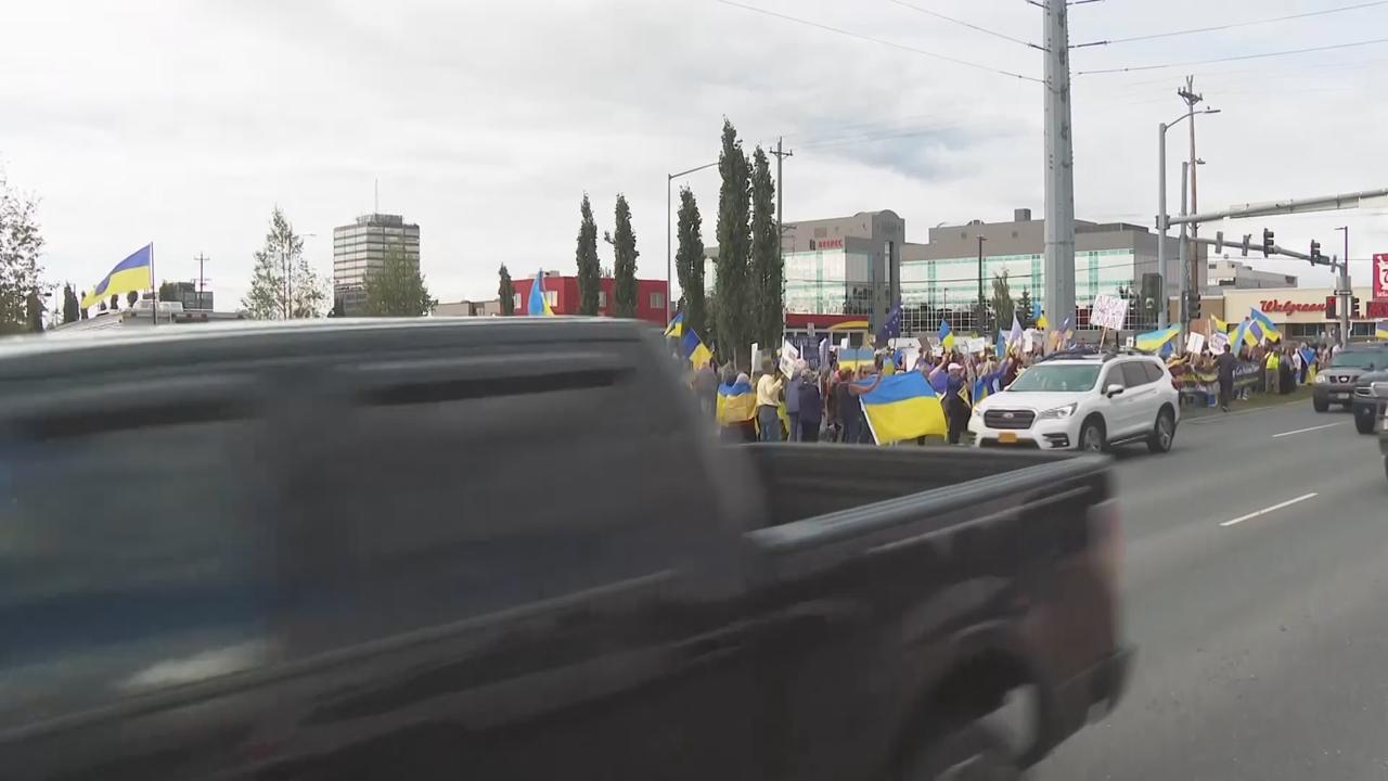 Demonstrators in Alaska skeptical of Trump-Putin meeting without Zelenskyy