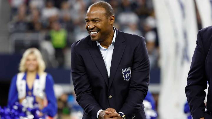 Darren Woodson receives annual Tom Landry Award