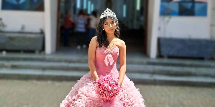 Celebra Diana Alondra sus XV primaveras
