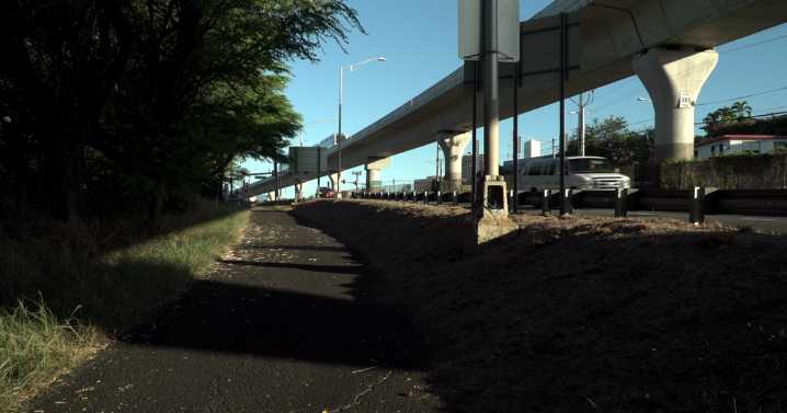 Three teens targeted in Halawa shooting; police seek suspect