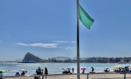 Casi todas las playas de la Región con bandera verde salvo tres con incidencias