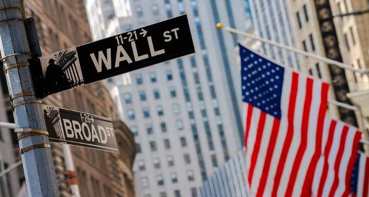 Wall Street incrementa casi un 2% ante señales de posible recorte de tasas en septiembre