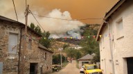 Última hora | León mantiene cinco incendios activos y siete carreteras cortadas