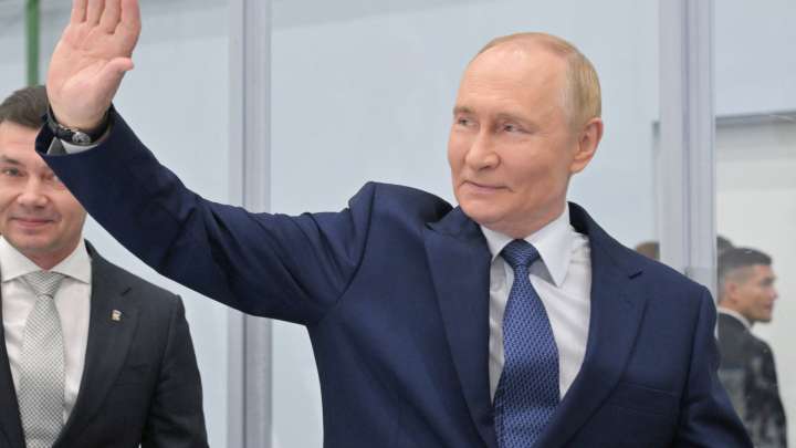 Russia's twisted digs at Ukraine ahead of Alaska talks from Lavrov wearing USSR jumper to media served 'Chicken Kiev'
