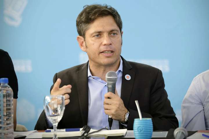 Kicillof a Milei tras la difusión de una 'fakenews': "Cortala, ya te descubrieron todos, sos un estafador"