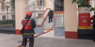 Incendio en un colegio de Vélez Sarsfield: evacuaron a los alumnos y dos adultos fueron atendidos