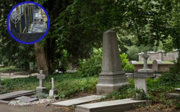 Conductor muestra cómo fantasma toca el timbre en bus vacío frente a panteón