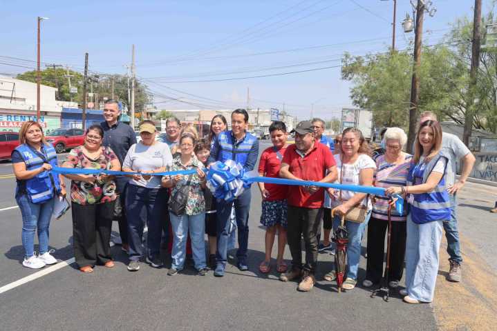 Entrega Daniel Carrillo rehabilitación de Arturo B de la Garza