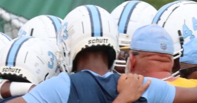 Here's how pollsters reacted to South Florence's opening win