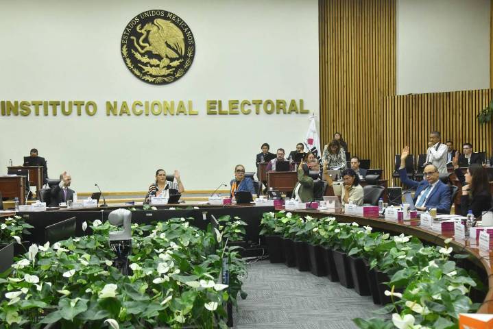 Plantea INE bolsa de 7 mil 737 mdp para partidos políticos en 2026