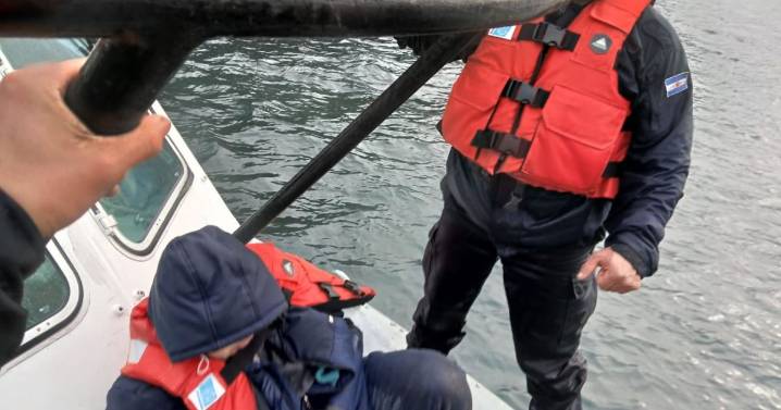 Robo a turistas en Bariloche: por tierra y por agua, atraparon a 3 delincuentes que intentaban violentar autos