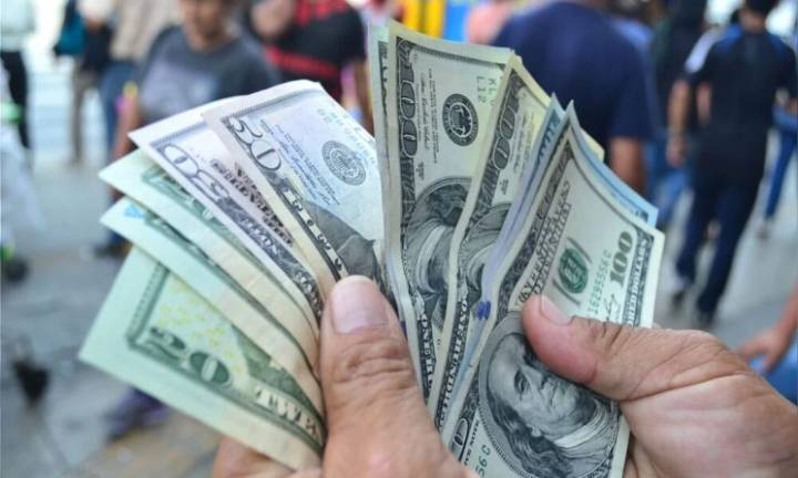 Precio del dólar del 8 de agosto por encima del salario mínimo en Venezuela