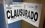Clausuran dos negocios por irregularidades en venta de alcohol