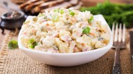 La ensalada rusa no es de Rusia ni el croissant de Francia; conoce la falsa nacionalidad de los platillos