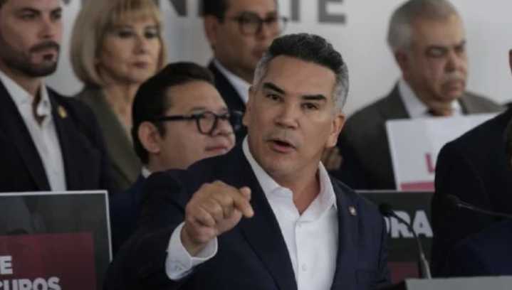 Moreno estalla contra Noroña por su casa de 12 mdp; lo llama "farsante" y "vividor profesional"